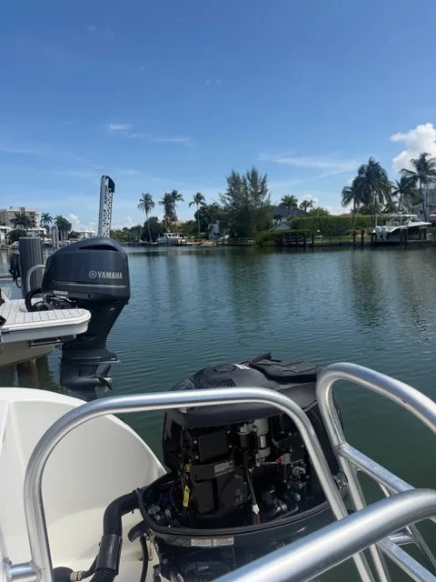 Yamaha outboard service dockside on the Delray Beach Intracoastal, mobile marine mechanic at a private dock